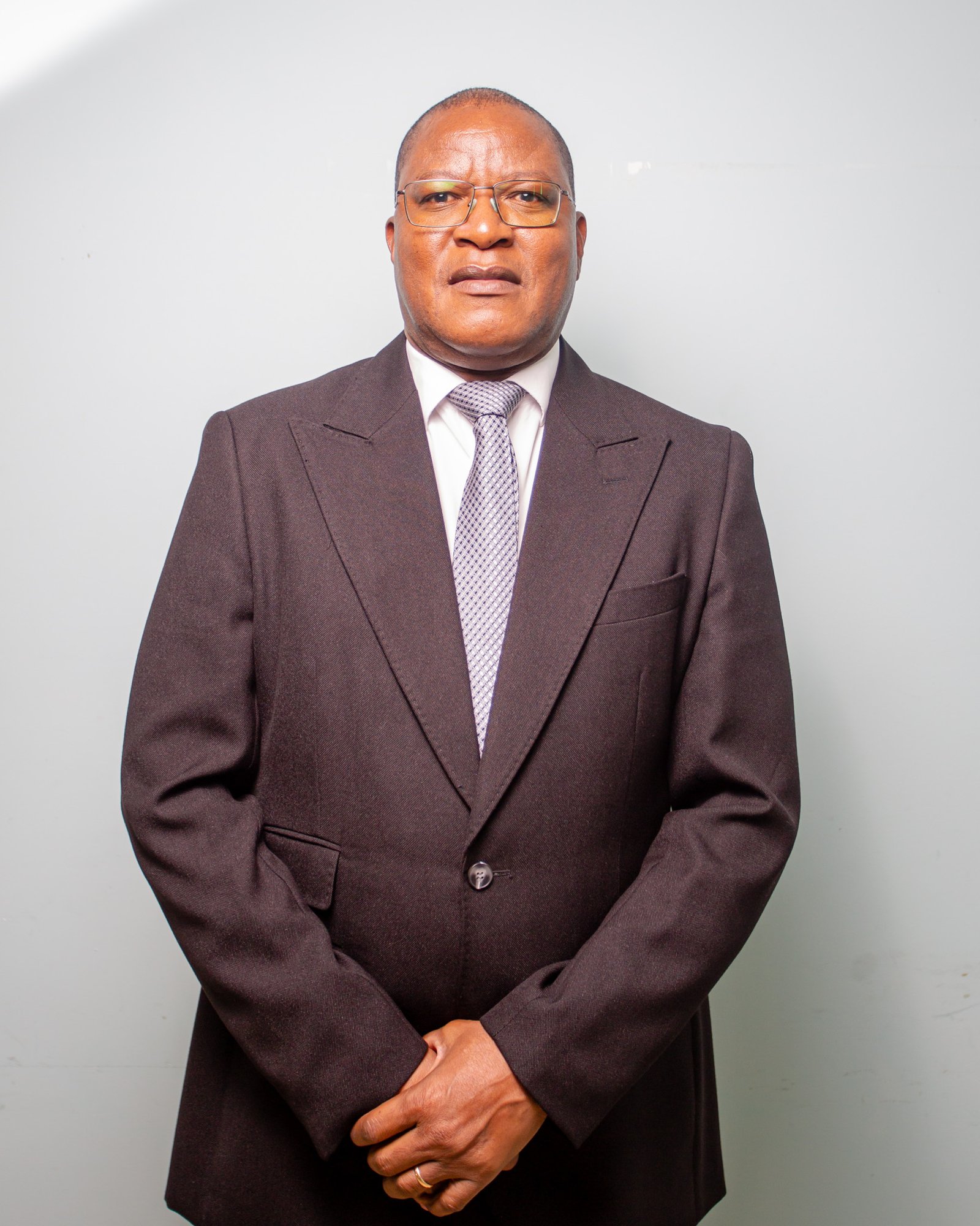 Dr. Carlos Mendes